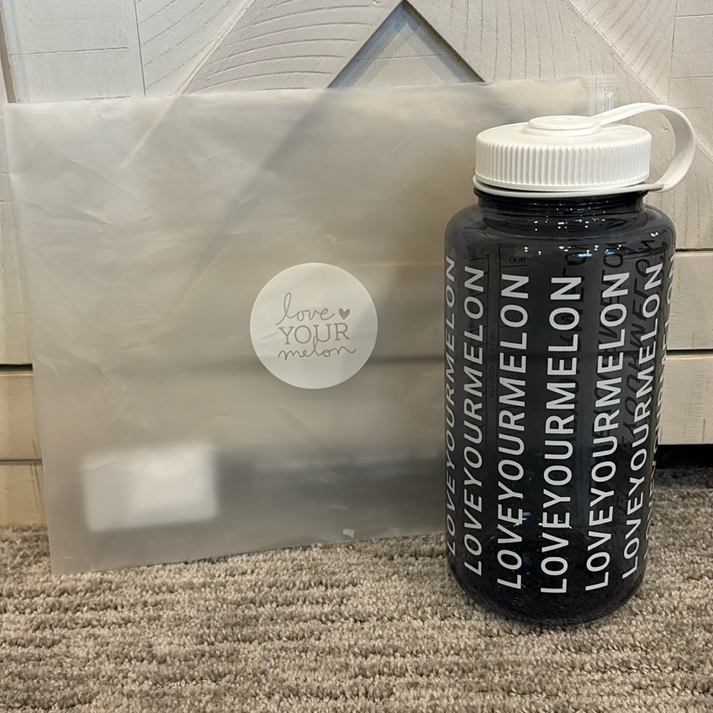 NWT LOVEYOURMELON Nalgene